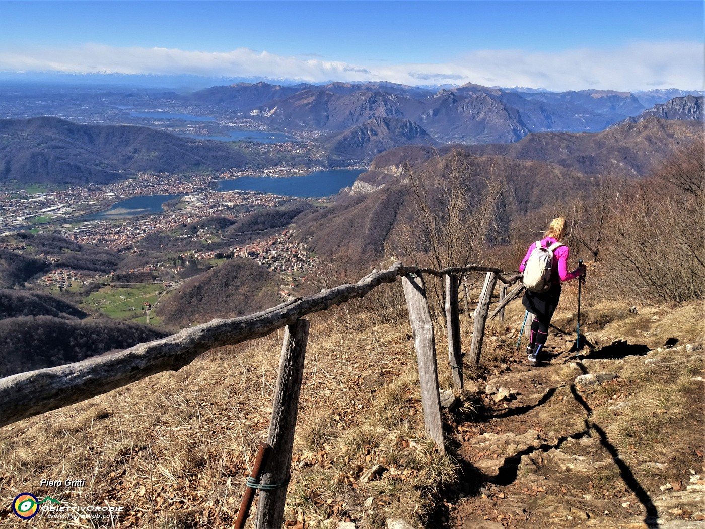 73 Scendendo dal Monte Tesoro.JPG -                                